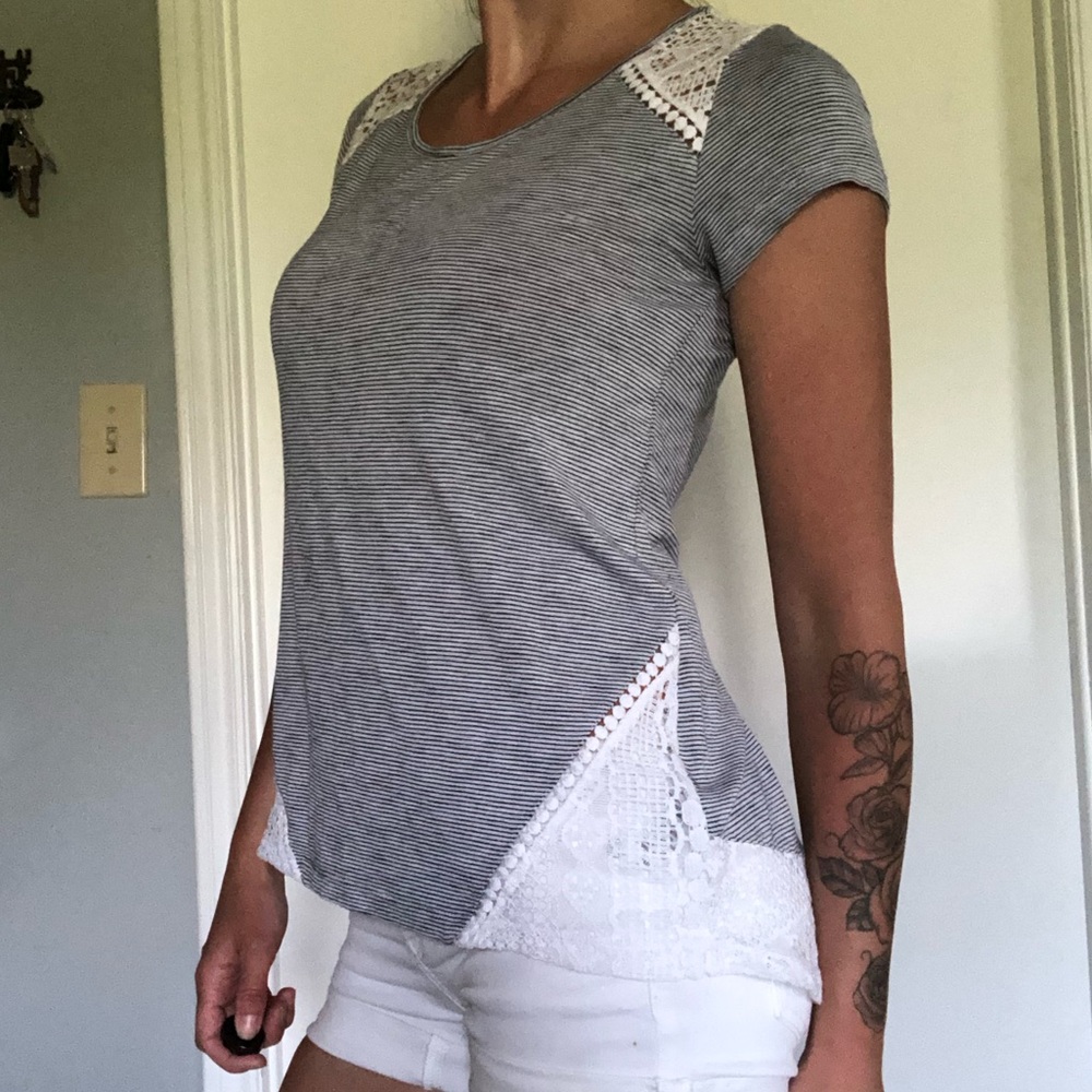 ✨Lacey t-shirt